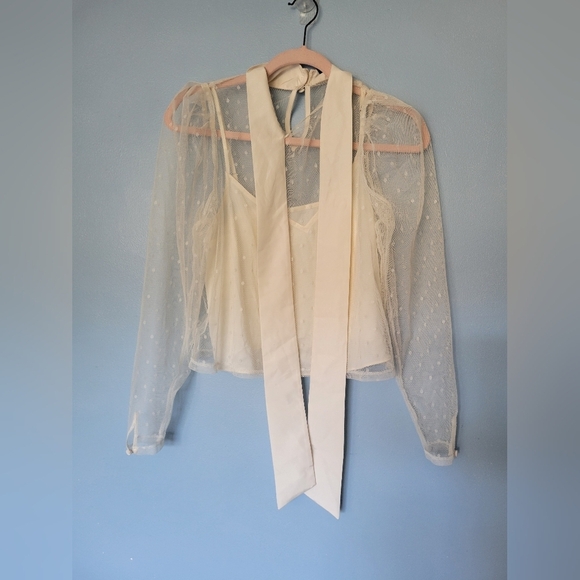 Express Tulle Polka Dot Tie Mock Neck Puff Sleeve Top Cream XS - Picture 2 of 11